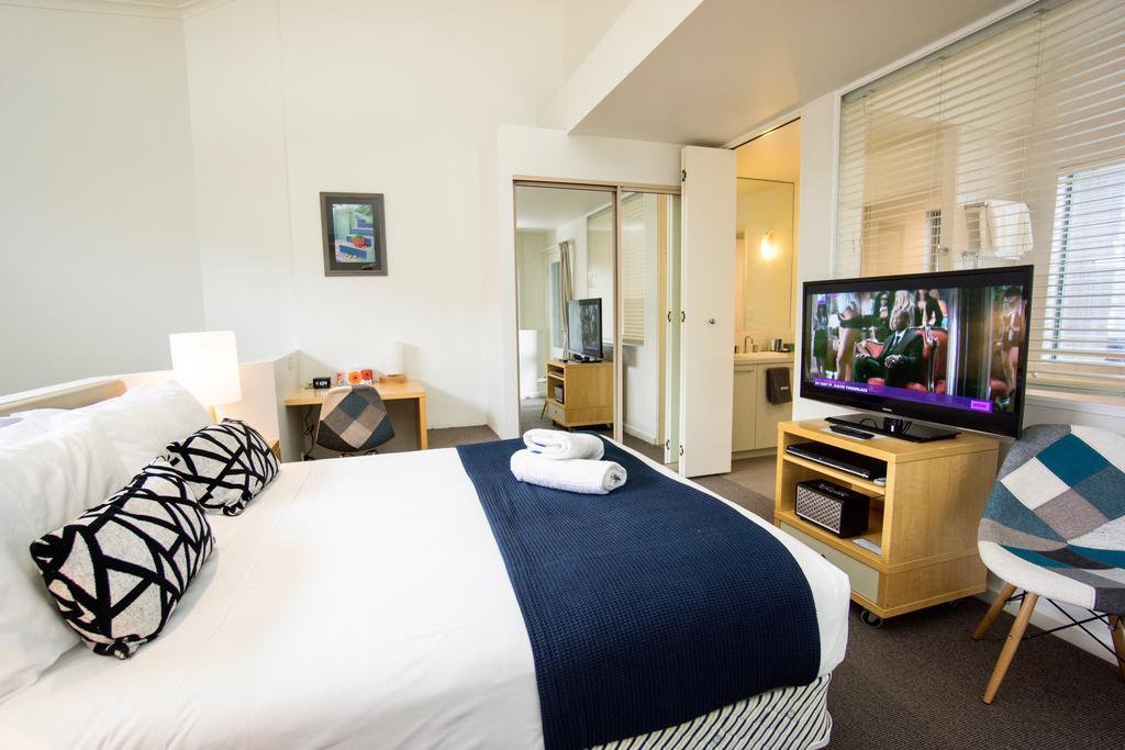 Lorne Beachfront Accommodation Bagian luar foto